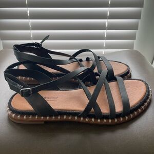 Lucky Brand - Flat Black Strappy Sandals